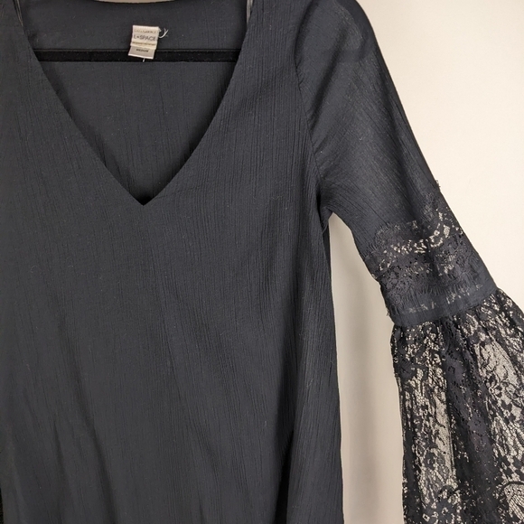 L Space Black Cotton Bell Sleeve Lace Kaftan Top - Picture 9 of 11
